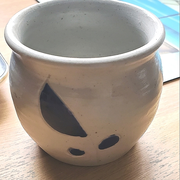 Williamsburg Salt Glaze Pottery Set of Candleholder and Small Pot - Picture 14 of 15